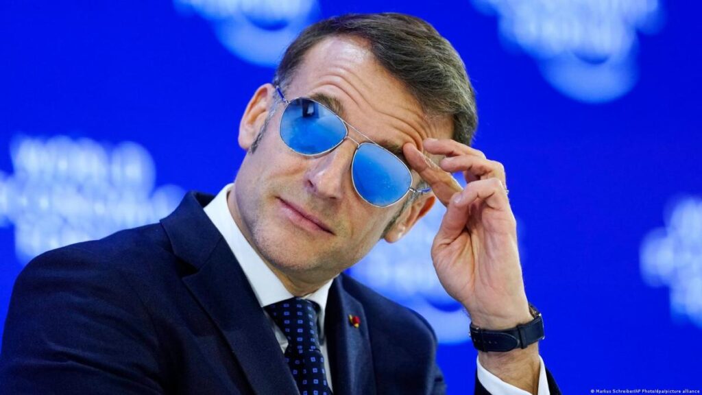 Emmanuel Macron alza la voz en Davos ante amenazas de aranceles de Trump contra Europa