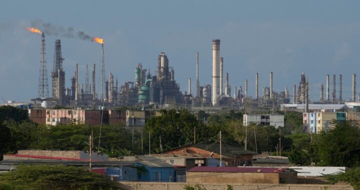 EE.UU. completa primera venta de petróleo de Venezuela; ¿cómo impactará a la economía estadounidense?