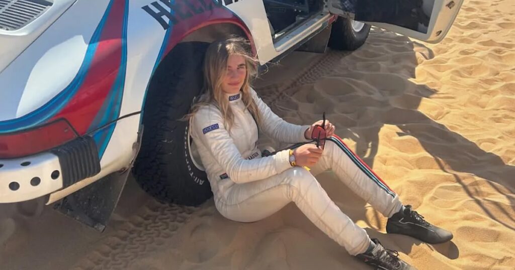 Hizo motocross, equitación y sorprendió ganando en el Dakar: quién es la joven piloto que compite junto a un bombero voluntario argentino