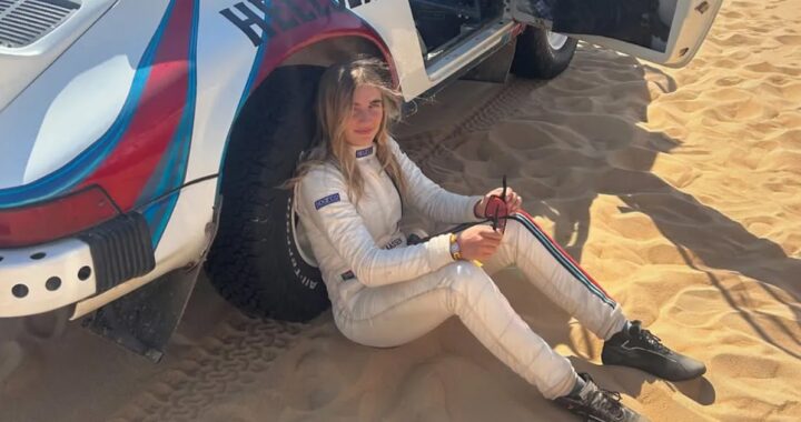 Hizo motocross, equitación y sorprendió ganando en el Dakar: quién es la joven piloto que compite junto a un bombero voluntario argentino