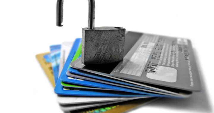 Qué puede pasar si alguien roba tu número de tarjeta de débito