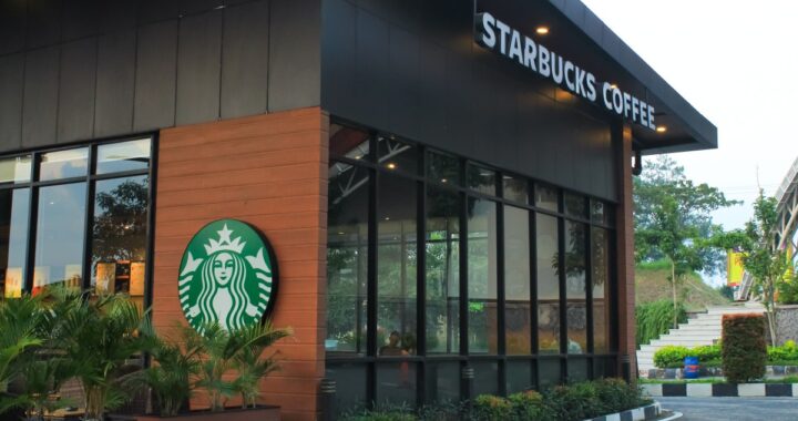 Starbucks cerrará 42 sucursales en Nueva York y más de 300 en otras ciudades