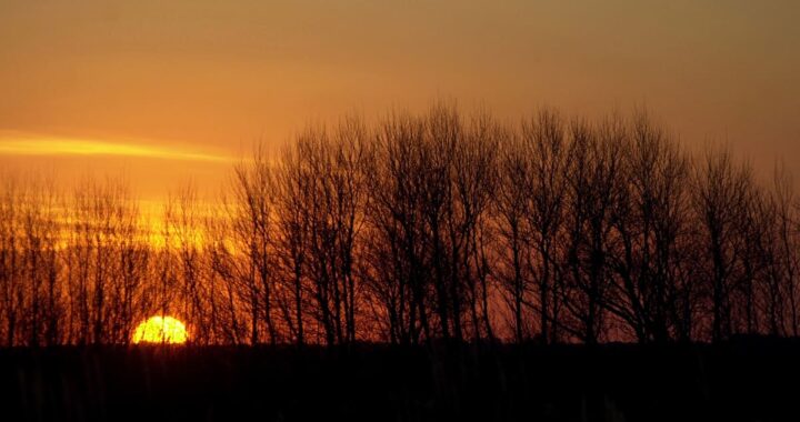 A qué hora amanece hoy, lunes 9 de febrero de 2026