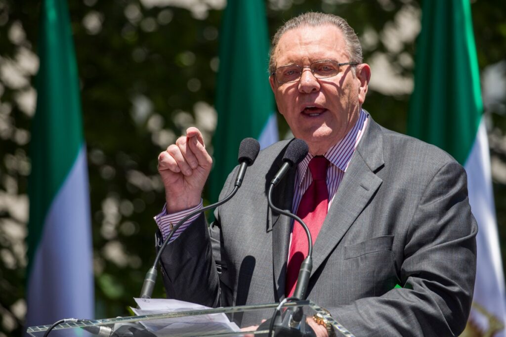 General Jack Keane predice una “formidable” acción militar contra Irán si Trump aprieta el gatillo