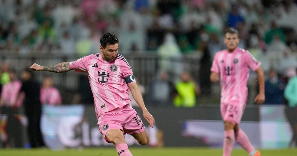Con Lionel Messi, el campeón Inter Miami comenzó la temporada de la MLS con una caída en Los Angeles