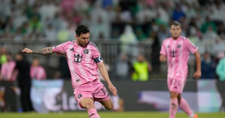 Con Lionel Messi, el campeón Inter Miami comenzó la temporada de la MLS con una caída en Los Angeles