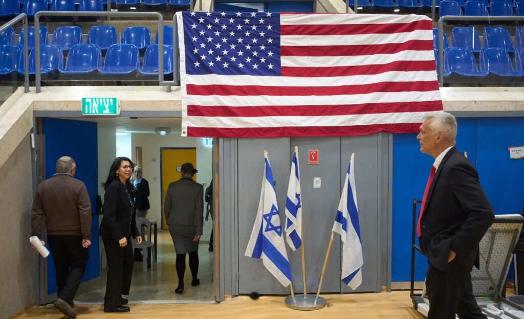 Embajador de EE.UU. advierte: quienes puedan salir de Israel deben hacerlo “hoy”