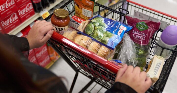 ¿Puedes recibir SNAP en 2026? Requisitos, montos y cómo solicitar los cupones de alimentos en EE.UU.