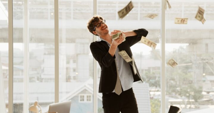 Cómo reconocer a quien finge tener fortuna: 5 claves infalibles