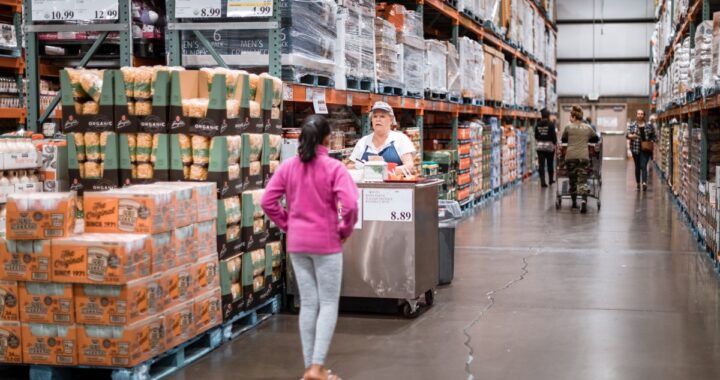 El método secreto de Costco para elegir qué productos ofrecer en degustación