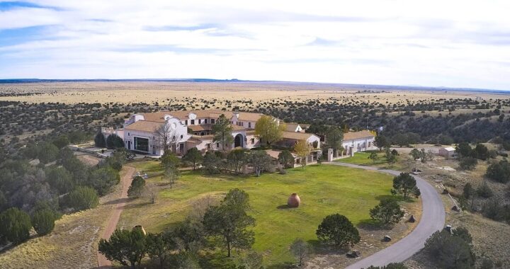 Cómo es por dentro Zorro Ranch, la propiedad donde Jeffrey Epstein abusó de menores que se convertirá en un centro de retiro cristiano