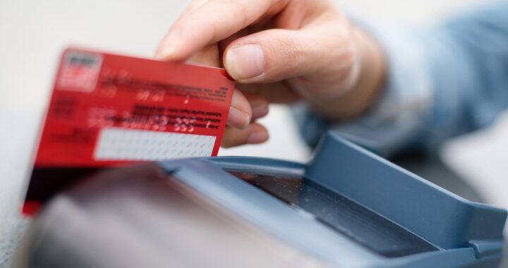 Descubre cómo conservar tu tarjeta de crédito toda la vida te beneficia