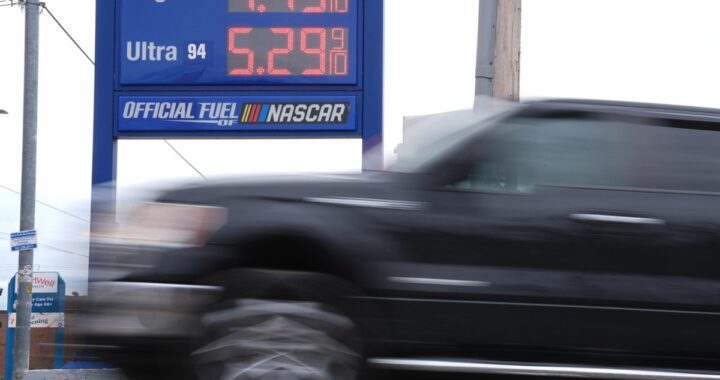 Gasolina a $4: impacto mensual en tu bolsillo y trucos para ahorrar ya