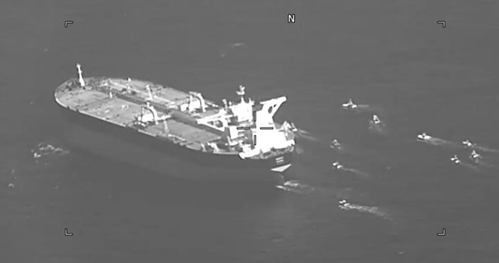 Asegura Trump que Irán permitirá el paso de 20 buques petroleros por el estrecho de Ormuz
