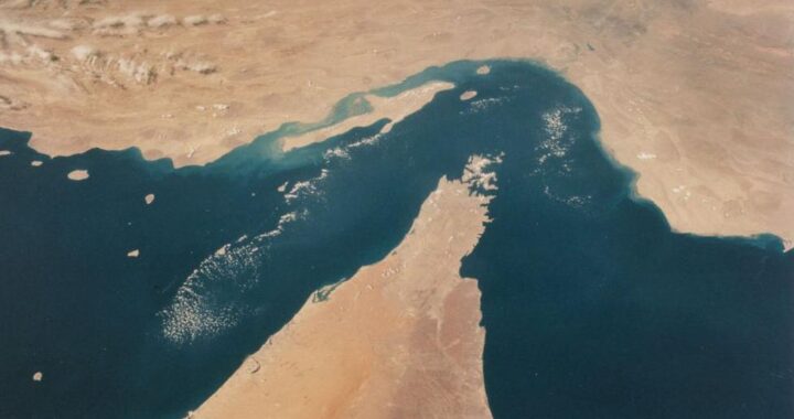 Por qué el estrecho de Ormuz es estratégico y cómo Irán lo ha usado como herramienta de presión