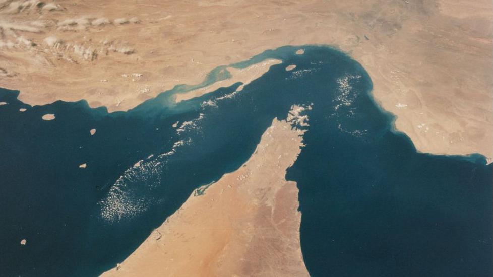 Por qué el estrecho de Ormuz es estratégico y cómo Irán lo ha usado como herramienta de presión