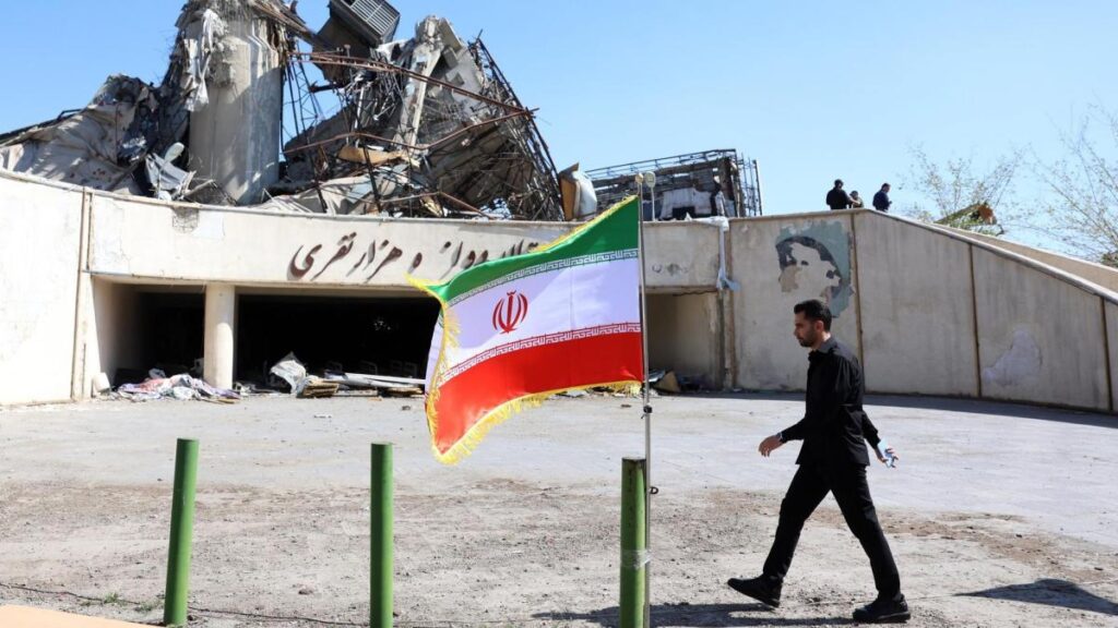 Los iraníes se preparan para ataques a la infraestructura civil de su país mientras se acerca la fecha límite de Trump