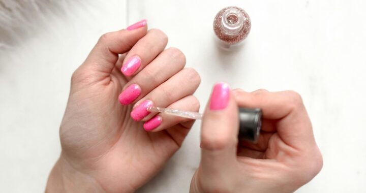 Guía casera para retirar esmalte semipermanente sin dañar tus uñas