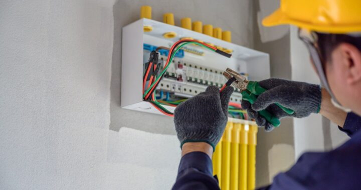 Cuánto puede ganar un electricista en Florida: salario de 2026