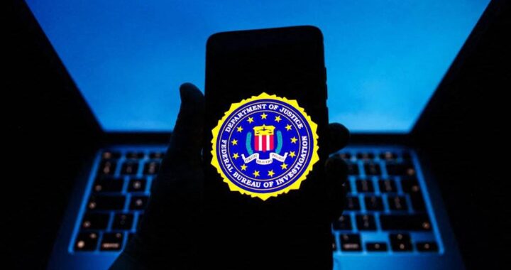 FBI alerta sobre apps en iPhone y Android que podrían espiar a usuarios: ¿qué permisos vigilar?