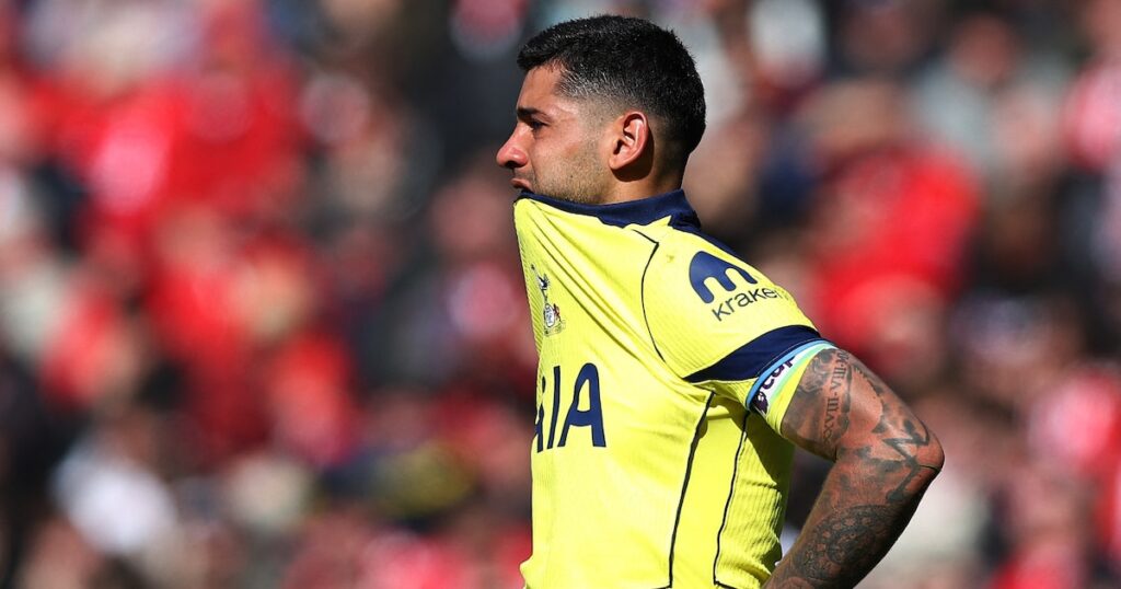 Preocupación para Scaloni: Cuti Romero recibió un fuerte golpe y fue reemplazado entre lágrimas en el partido del Tottenham