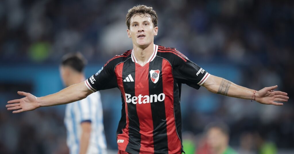 River le ganó a Racing en Avellaneda y logró su quinto triunfo consecutivo en el torneo con Coudet como entrenador