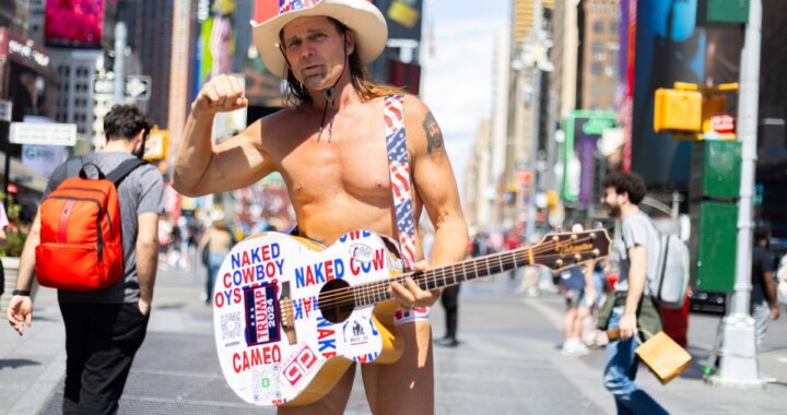 ¿Cuánto dinero gana al día el Vaquero Desnudo de Times Square?