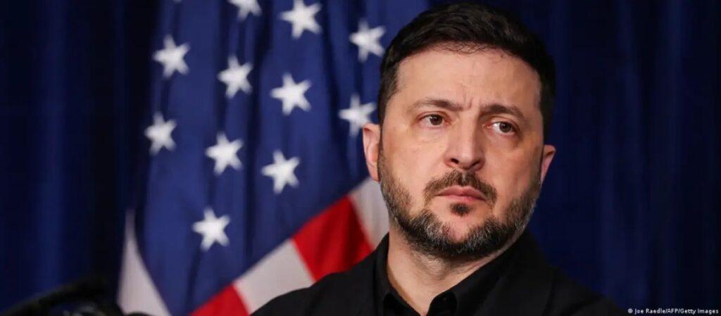 El presidente ucraniano Volodímir Zelenski pidiendo ayuda para proteger el espacio aéreo ucraniano