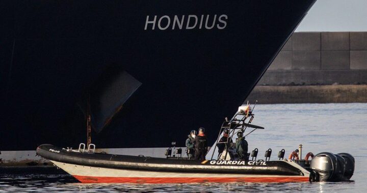 Comienza en Tenerife, España, la operación para evacuar el crucero afectado por el hantavirus