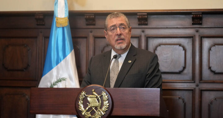 Presidente de Guatemala descarta presunto acuerdo con EE.UU. para atacar a grupos de narcotraficantes