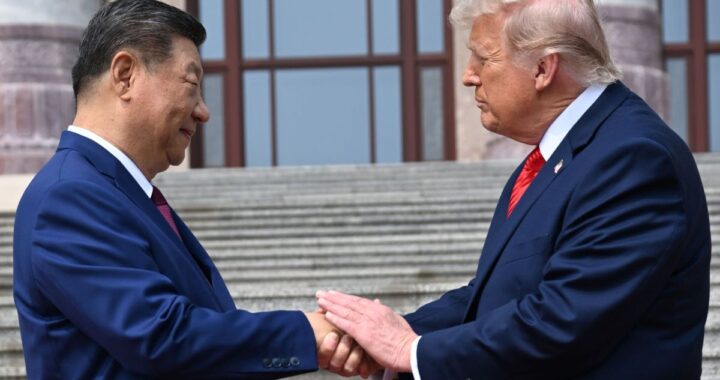 Trump evita llamar “dictador” a Xi Jinping tras reunión en China