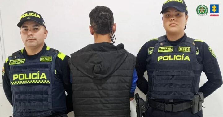 A prisión menor, de 17 años, que secuestró y torturó a 2 personas en una casa