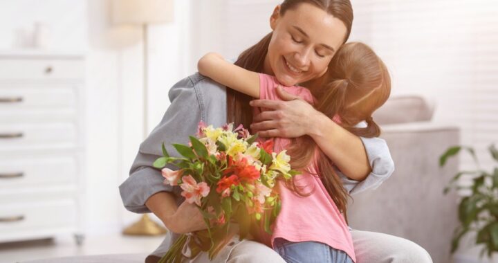 Flores para el Día de las Madres cuestan hasta $30 más en EE.UU. por aranceles y gasolina