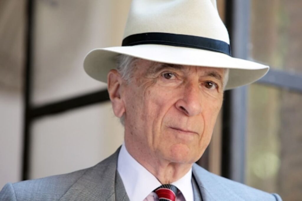 Gay Talese en una imagen de archivo, reflexionando sobre sus historias de perdedores