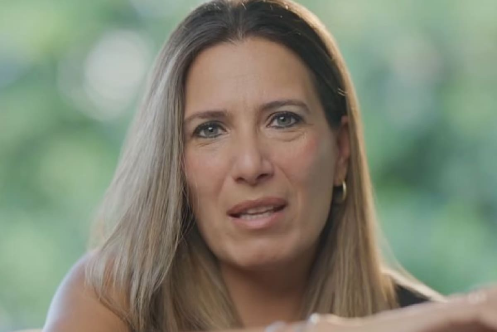 Gisela Gilges sonriendo mientras habla de amistades profundas