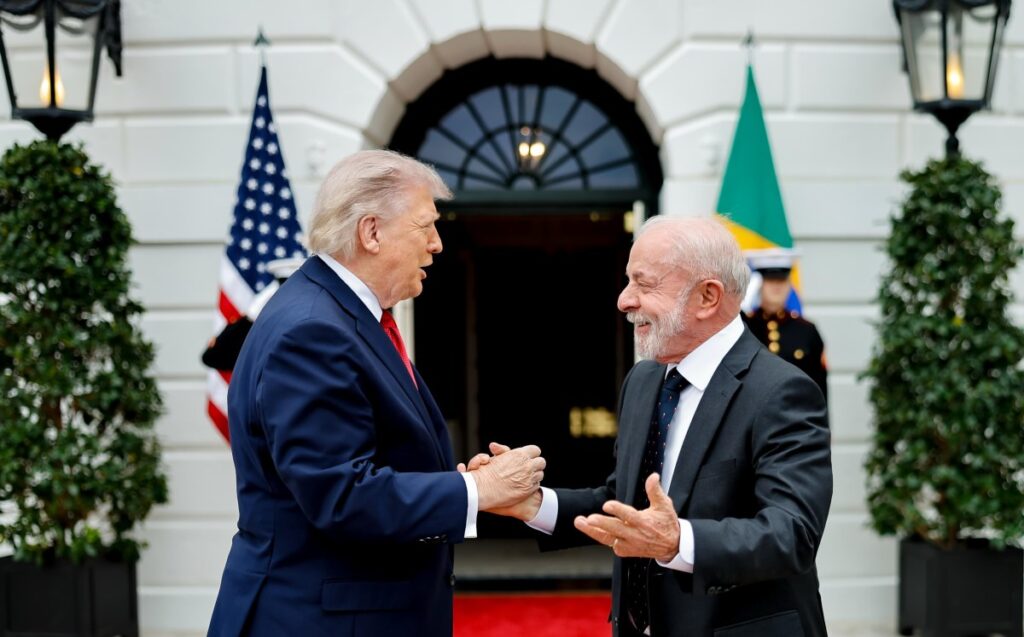 Lula da Silva sonriendo durante una conferencia de prensa en Washington