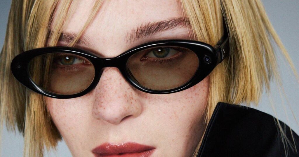 Imagen de gafas inteligentes con tecnología de traducción y navegación