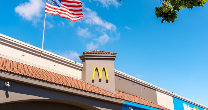 Walmart ya entrega comida de McDonald’s junto con tus compras del súper