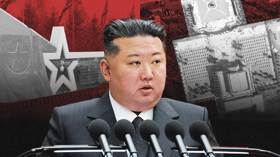 Imagen satelital del monumento conmemorativo en Pyongyang con nombres de soldados caídos