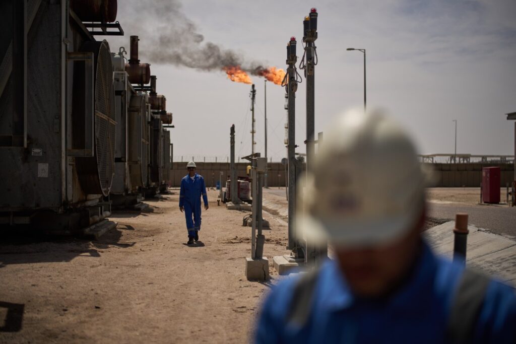 Investigación sobre operaciones especulativas en mercados petroleros con posibles vínculos a anuncios del presidente Trump