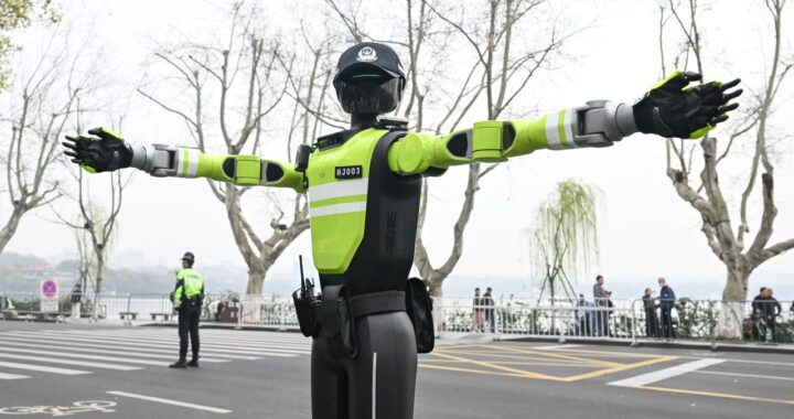 Las robots y la IA ya podrían asumir casi seis de cada 10 horas de trabajo en España