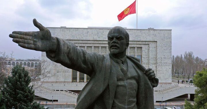 Bishkek, la moderna capital de Kirguistán que está demoliendo su imponente arquitectura soviética