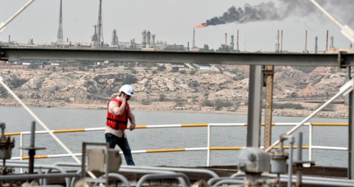 EE.UU. suspende sanciones al petróleo iraní hasta el 21 de agosto