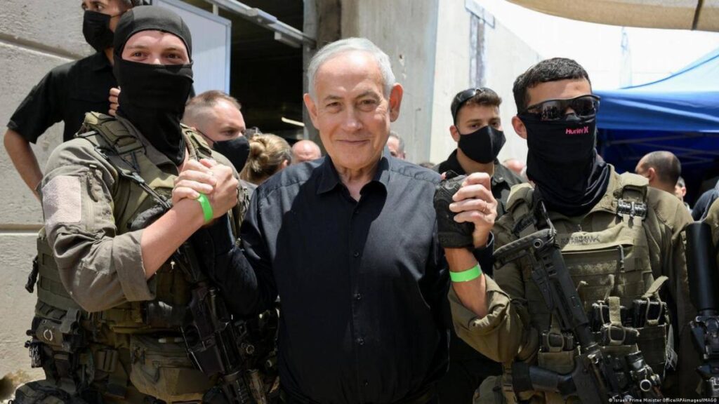Benjamin Netanyahu anunciando su candidatura en rueda de prensa televisada