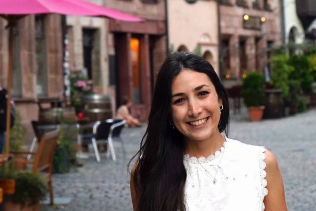 Carolina Biagiotti en las calles de Núremberg con su marido