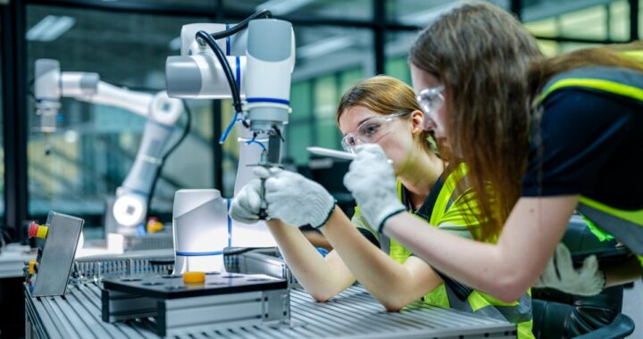 Empleos en fabricas de chips: sueldos hasta $77,000 sin titulo universitario