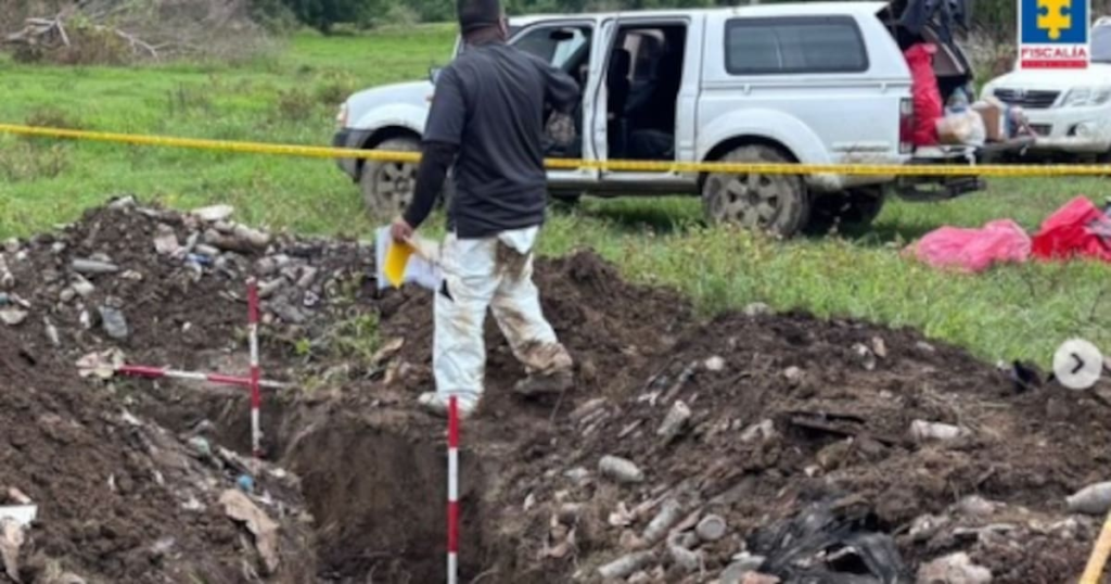 Fosa común en cementerio de Ayapel con restos de familia desaparecida en 1987