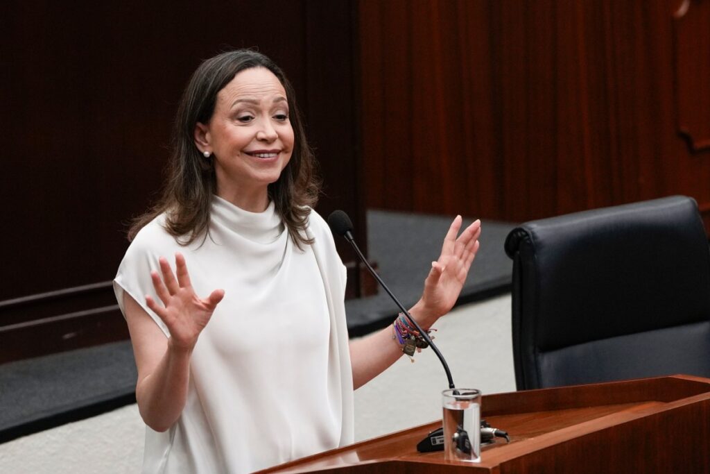 María Corina Machado en un acto público agradeciendo el operativo contra el Tren de Aragua
