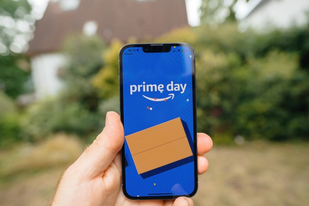 Pantalla de Amazon mostrando ofertas del Prime Day 2026 con productos destacados