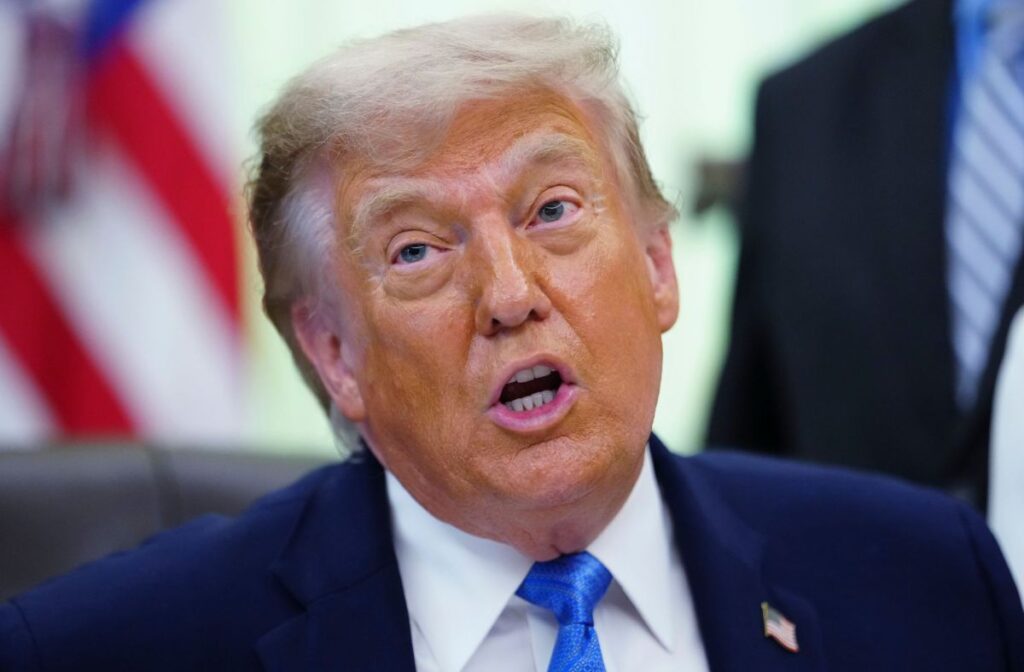 Donald Trump anunciando la cancelación del ataque a Irán en Truth Social
